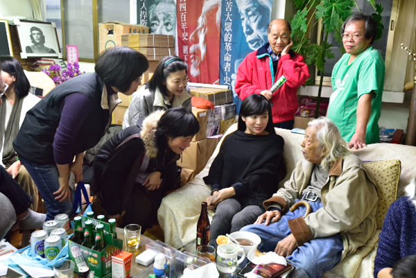 Taiwan National Cultural Gala - Solstice Rubbing Rice Balls at Taiwan Independence Association