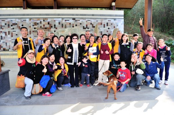 Former Vice President Annette Lu visits Holy Mountain