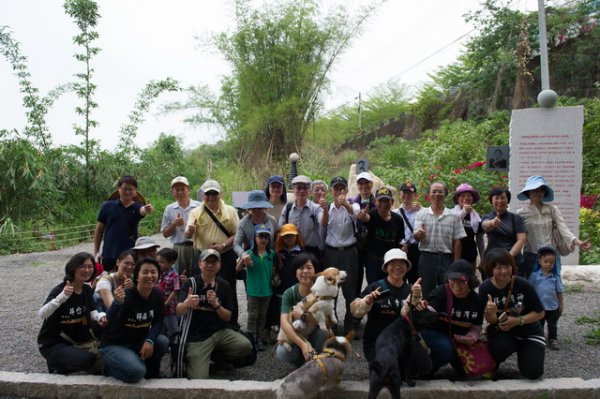 Members of Southern Taiwan Society Visit Holy Mountain