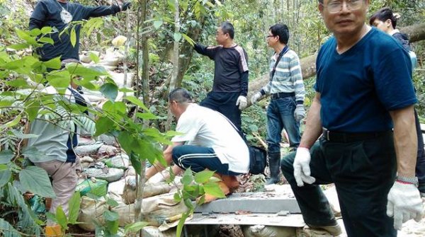 Holy Mountain - Jeou-fen(九分) Blessing Bridge