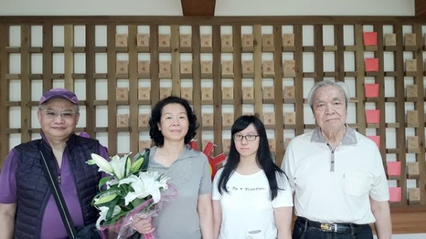Tâi-uân-sîn Hsu, Chun-ching's(台灣神徐春卿) Family Visits Holy Mountain