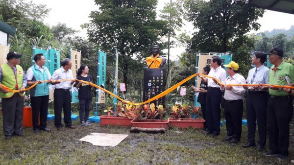 Dr. Chai Trong-rong, Founder of FTV, Statue and Wishing Church Opening Ceremony