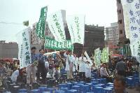 Thumb008.jpg (61447 bytes)