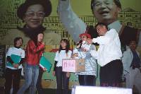 Thumb009.jpg (50471 bytes)