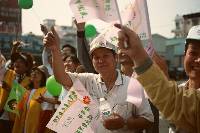 Thumb083.jpg (50492 bytes)