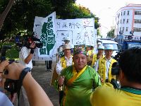 IMG_3290.JPG (131192 bytes)