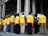 0227-031.JPG (102909 bytes)