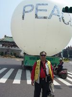 0326peace_007.jpg (83118 bytes)