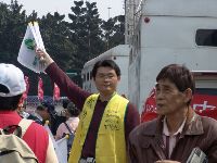 0326peace_030.JPG (109245 bytes)