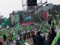 0326peace_051.JPG (135672 bytes)