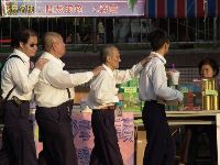 0430_042.JPG (110529 bytes)