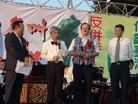 0430_045.JPG (120376 bytes)