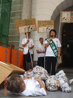 Action_035.JPG (76177 bytes)