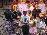 mourn ROC_002.JPG (174351 bytes)