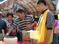 jheng-ren_004.JPG (145319 bytes)