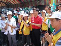 jheng-ren_027.JPG (137486 bytes)