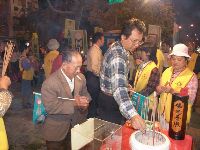 president_021.JPG (74851 bytes)