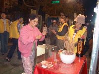 president_029.JPG (66771 bytes)