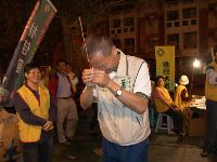 president_031.JPG (58682 bytes)