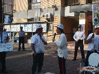 oppose_044.JPG (141860 bytes)