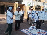 oppose_049.JPG (140176 bytes)