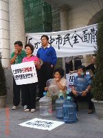 hu's_010.JPG (76711 bytes)