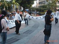 hu's_012.JPG (132809 bytes)