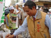 1106_017.JPG (76820 bytes)