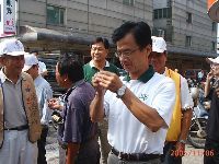 1106_040.JPG (126832 bytes)