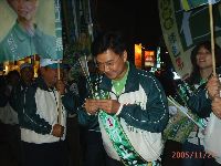 1124_023.JPG (115504 bytes)