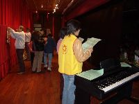 music_053.JPG (48435 bytes)