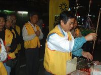 1129_002.JPG (102684 bytes)