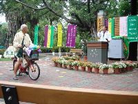 0416_055.JPG (91011 bytes)