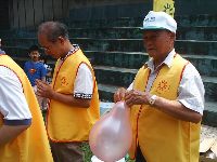 0423_022.JPG (111432 bytes)