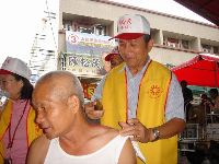 0528_008.JPG (67711 bytes)