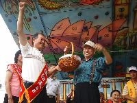 0528_080.JPG (134997 bytes)