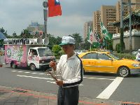 0617_003.JPG (120043 bytes)