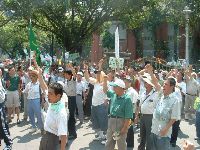 0627_002.JPG (166784 bytes)