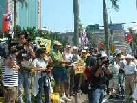 0627_004.JPG (144665 bytes)