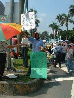 0627_012.jpg (124809 bytes)