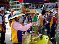 0702_010.JPG (147889 bytes)