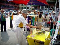 0702_012.JPG (144485 bytes)