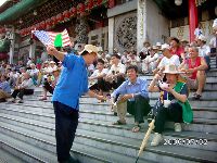 0702_018.JPG (154602 bytes)