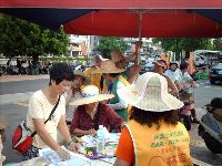 0702_095.JPG (150000 bytes)