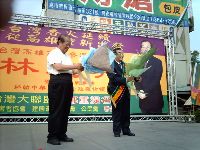 0702_117.JPG (145338 bytes)