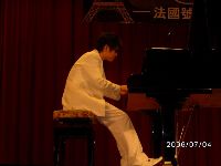 0704_032.JPG (58188 bytes)