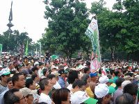 0826rally_133.JPG (160377 bytes)