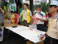 0826rally_186.JPG (120561 bytes)