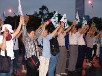 0916_0106.JPG (128191 bytes)