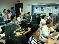 0923computer_068.JPG (124948 bytes)